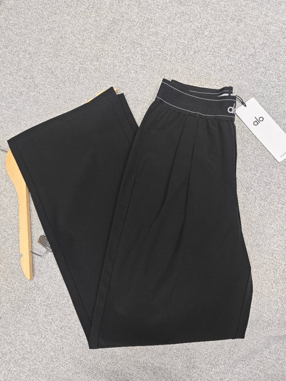 ALO Yoga, Black Chic Straight-leg Trouser, Brand New💥Regular 30 inches